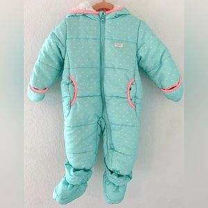 Oshkosh B’gosh girl blue poka dot hooded snowsuit. Size:18mth Great condition
